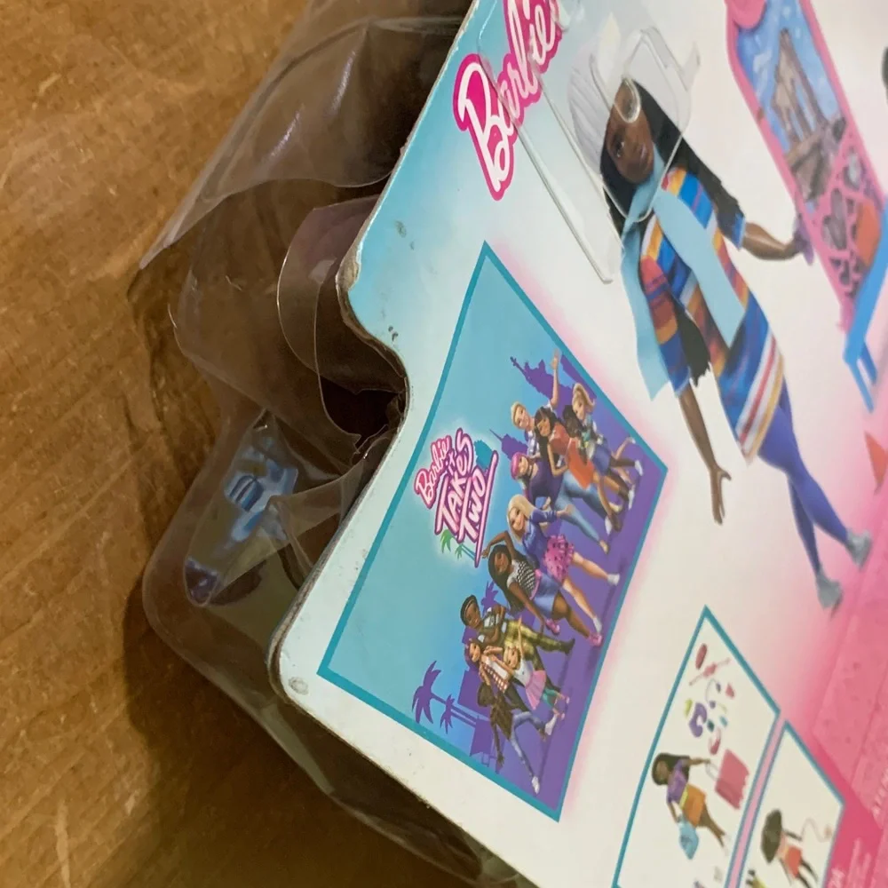Barbie Brooklyn Life in the City Ice Skating Doll with Child Playset BAD BOX